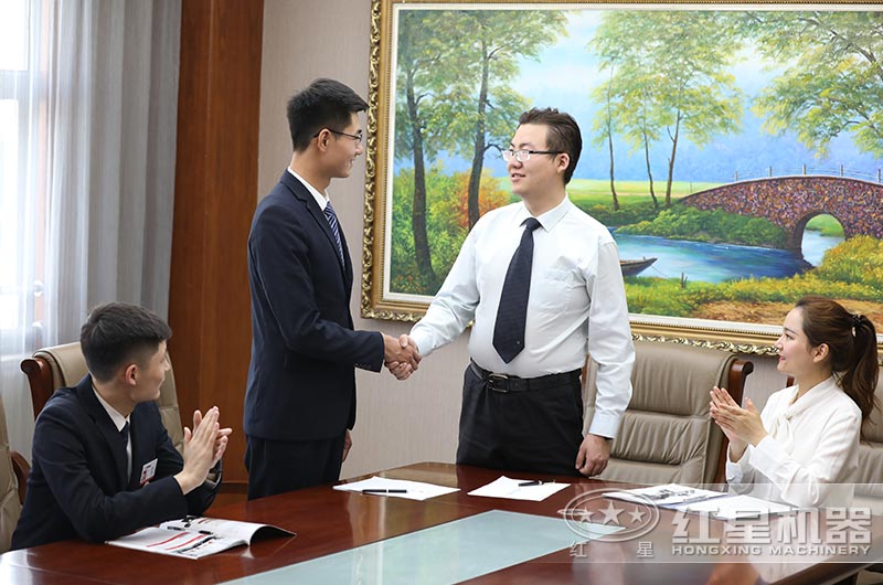 客戶來(lái)廠實(shí)地考察，簽訂合同 